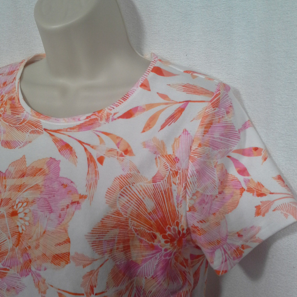 Croft & Barrow womens top t-shirt Size S Orange floral on white - Picture 6 of 8